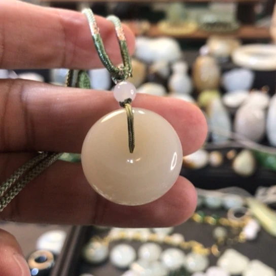 丫***乐吊坠(不含链)未镶嵌和田玉