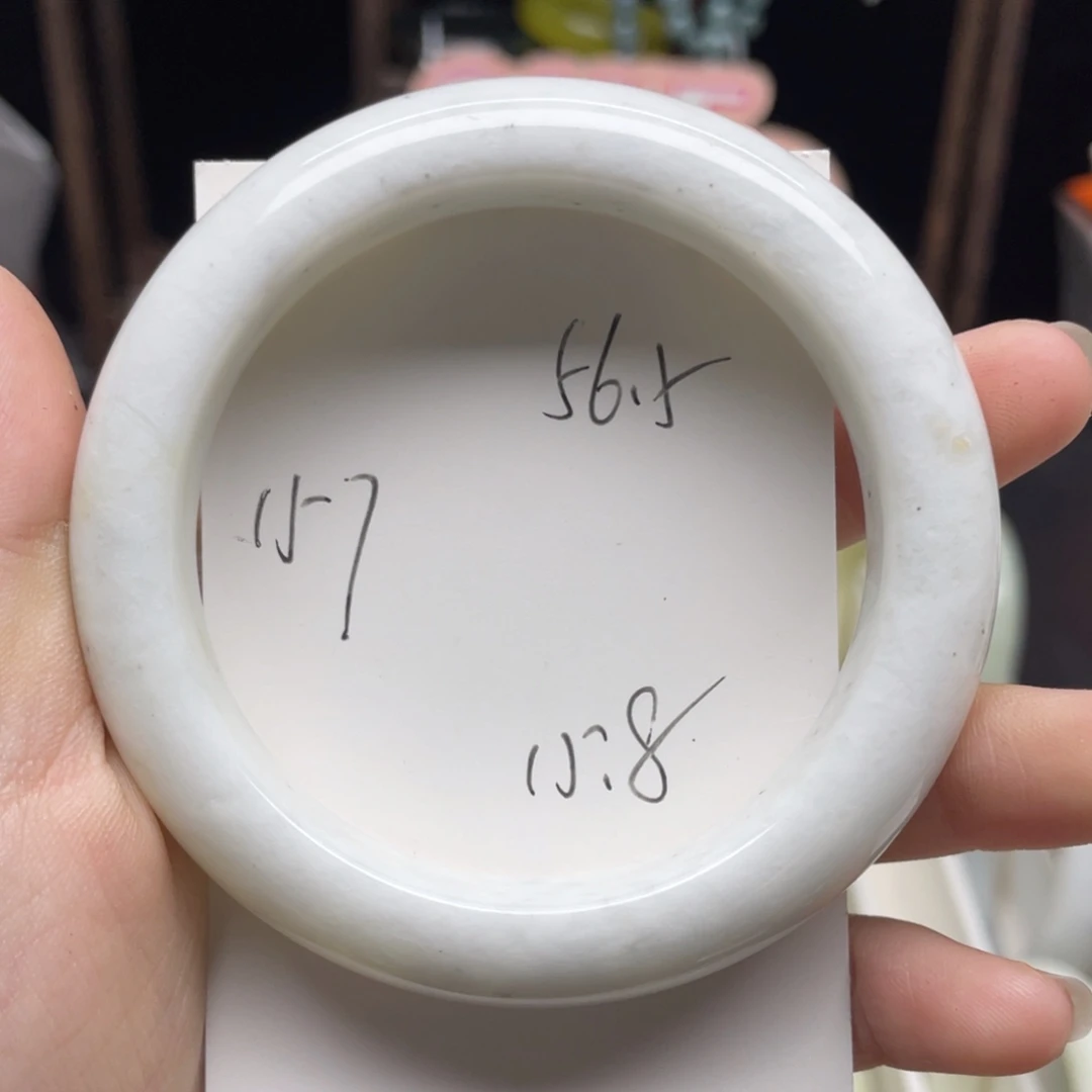 遇***人蛇纹石玉未镶嵌手镯