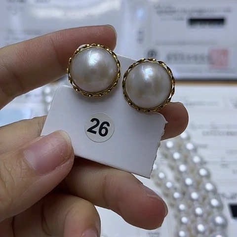 耳饰18K金镶嵌拼合珍珠（马贝珠）
