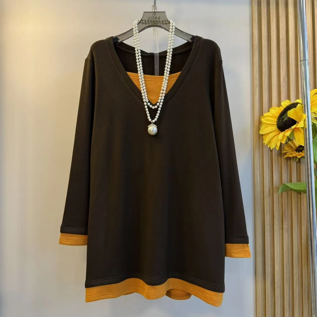 2025秋季新款韩版时尚撞色拼接v领洋气遮肉显瘦中长款假两件T恤女