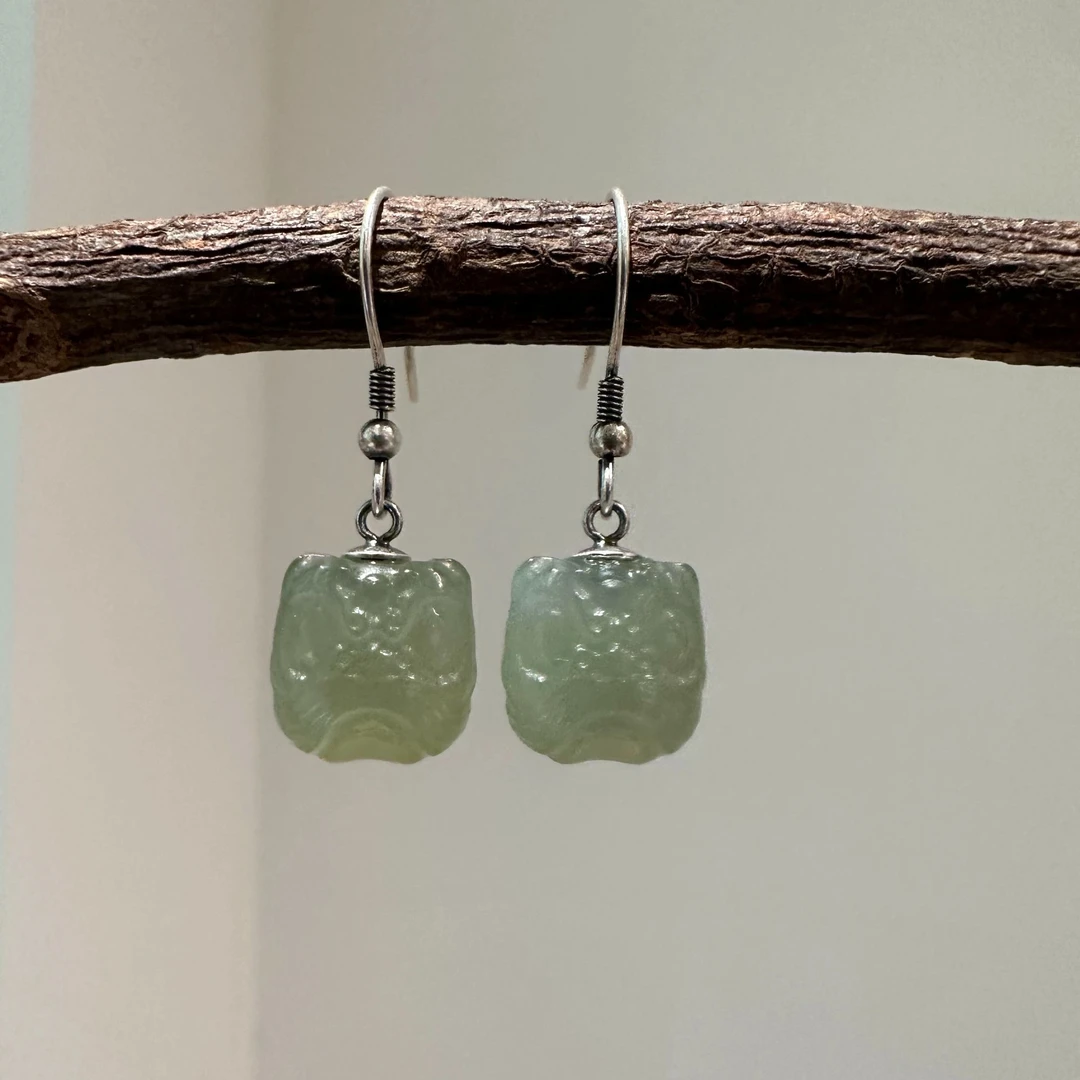 E26434<一禅兄>s925银和田玉醒狮耳钩精雕气质耳环多样性发