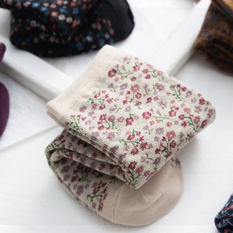 袜子女中筒袜时尚小碎花棉袜春秋季复古韩版潮袜学院风ins森系