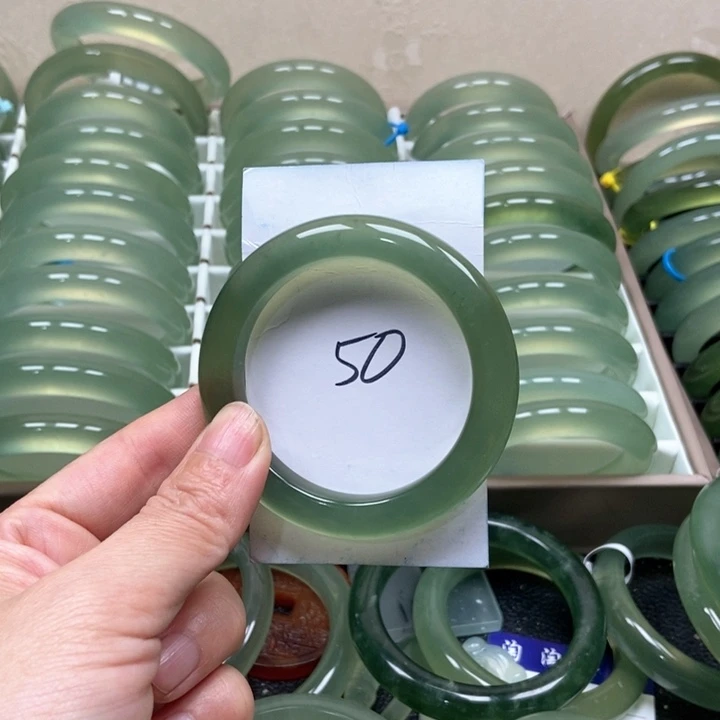 未镶嵌蛇纹石玉手镯河*