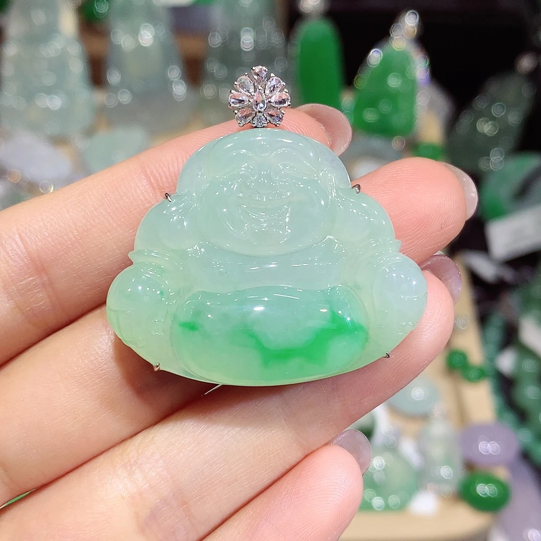 颈饰18K金镶嵌翡翠佛