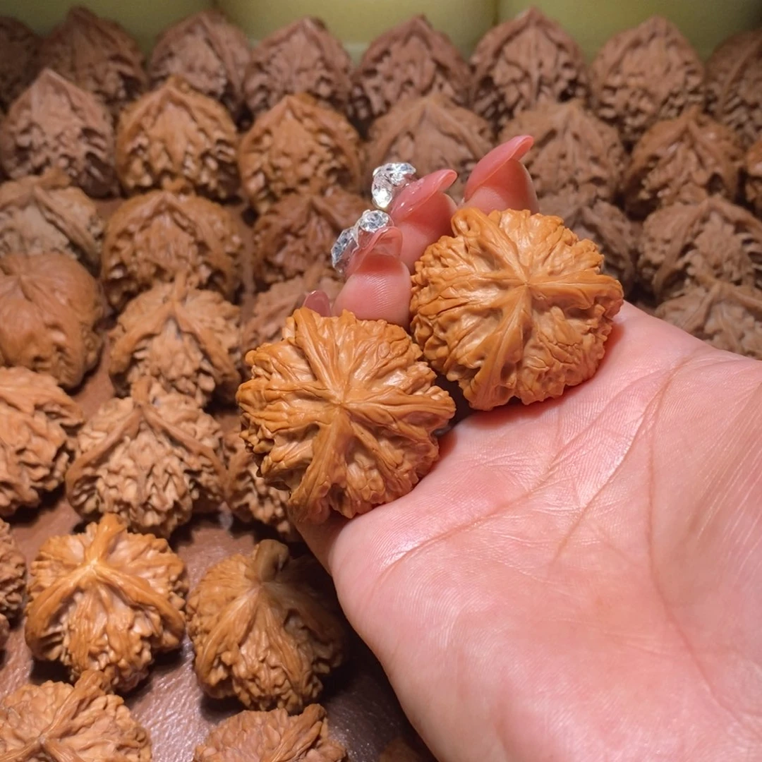 a***m文山文玩核桃手把件