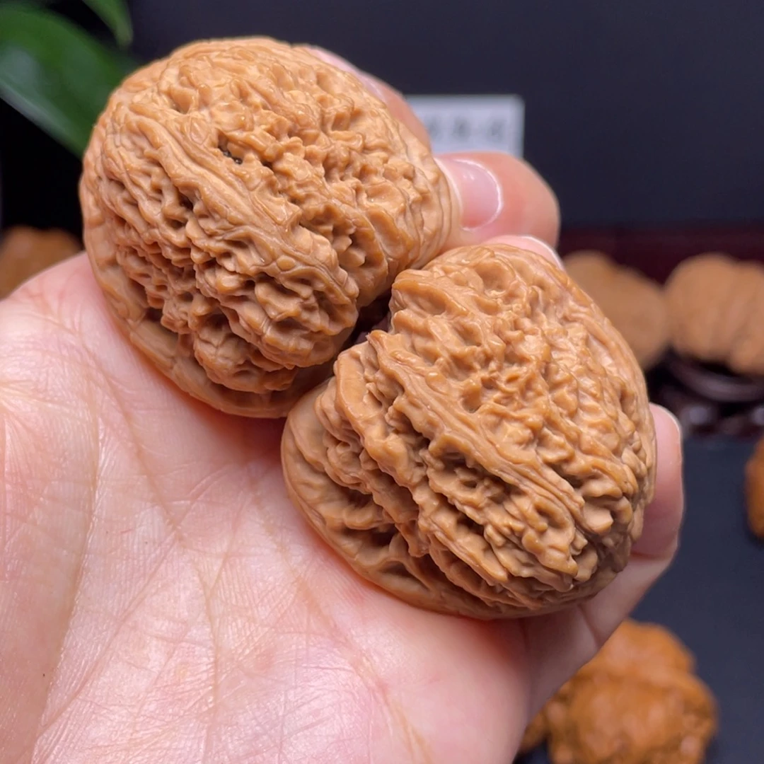 文玩核桃吊坠38尺全品南疆石蚂蚁纹