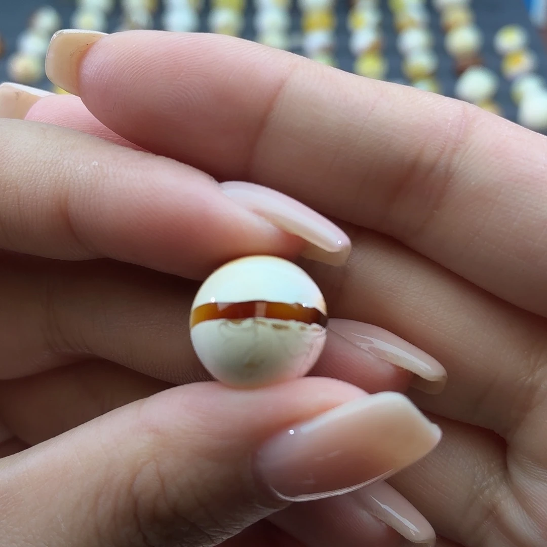 琥珀未镶嵌裸石15mm