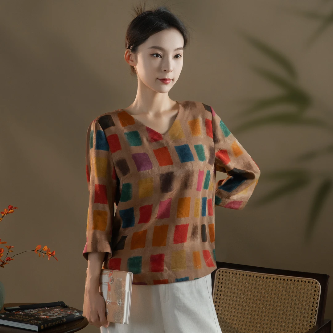 芬领-婉滢-100%桑蚕丝香云纱前喷四经绞罗V领七分袖上衣SY2196