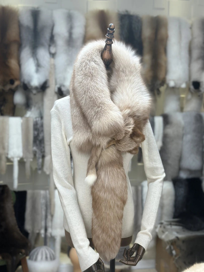 男女四季通用时尚保暖狐狸毛皮毛一体围巾围脖家居摆件饰品礼品