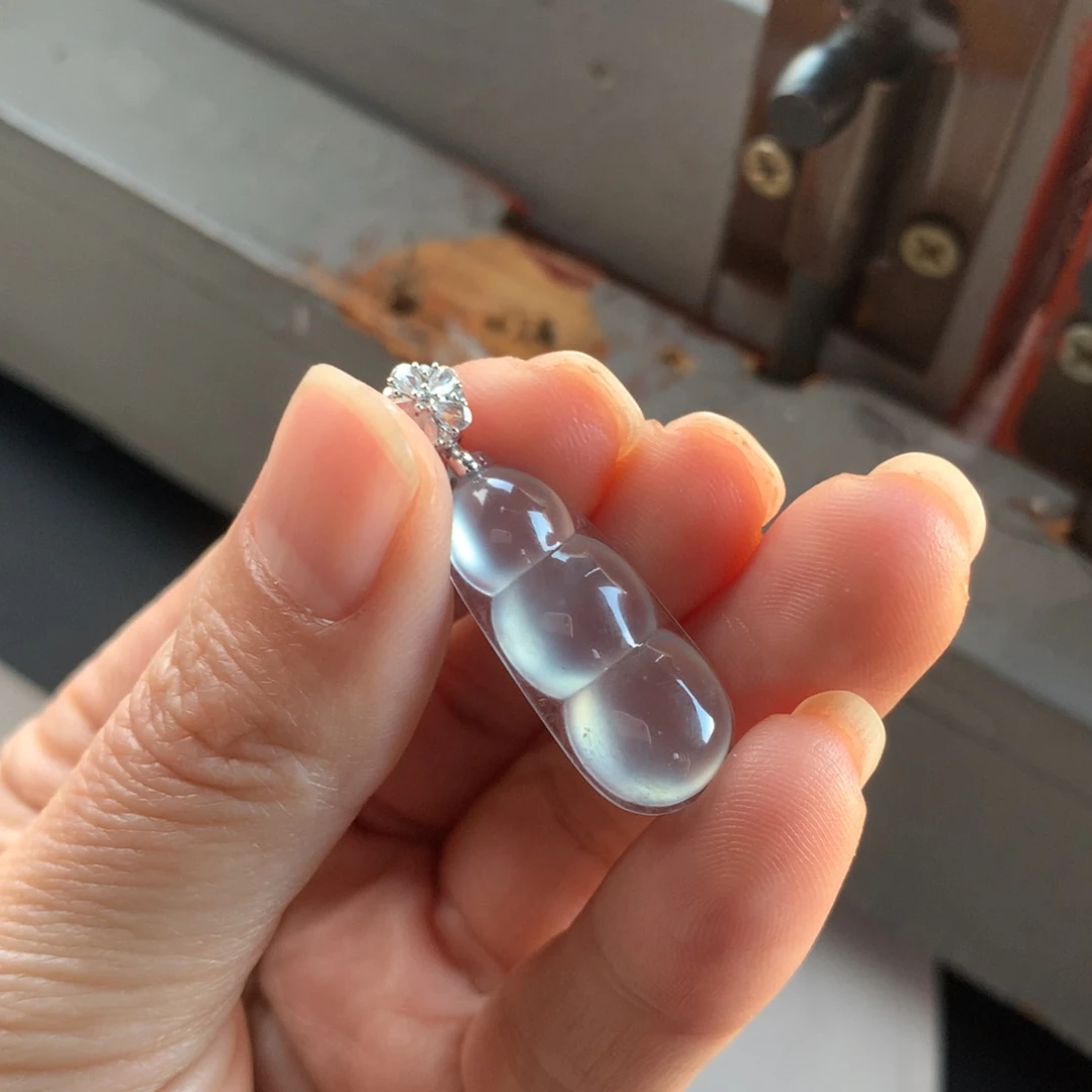 翡翠颈饰18K金镶嵌天然缅甸翡翠吊坠