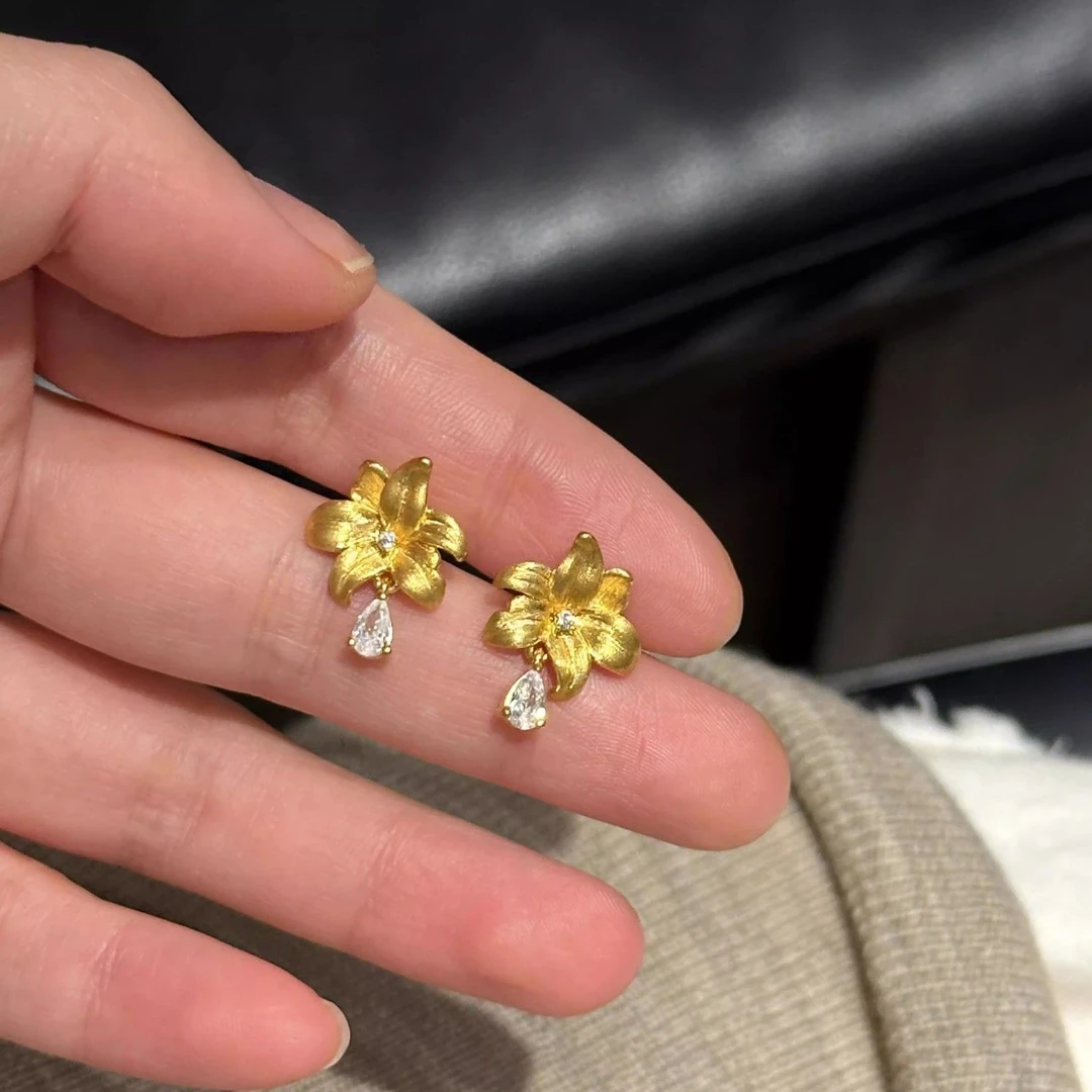 【很多星星】拉丝金色百合花水滴吊坠耳钉2025新款精致日常百搭耳饰