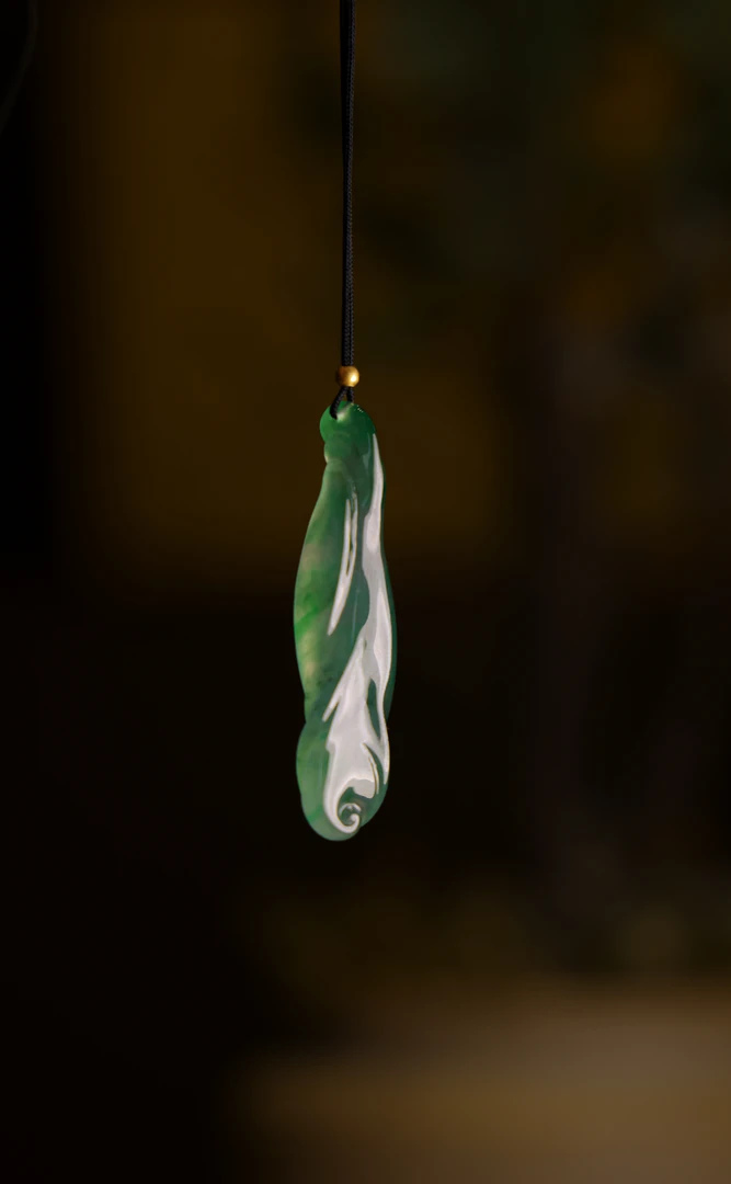 行云流水 老坑冰种起胶随形件 结缘欣赏