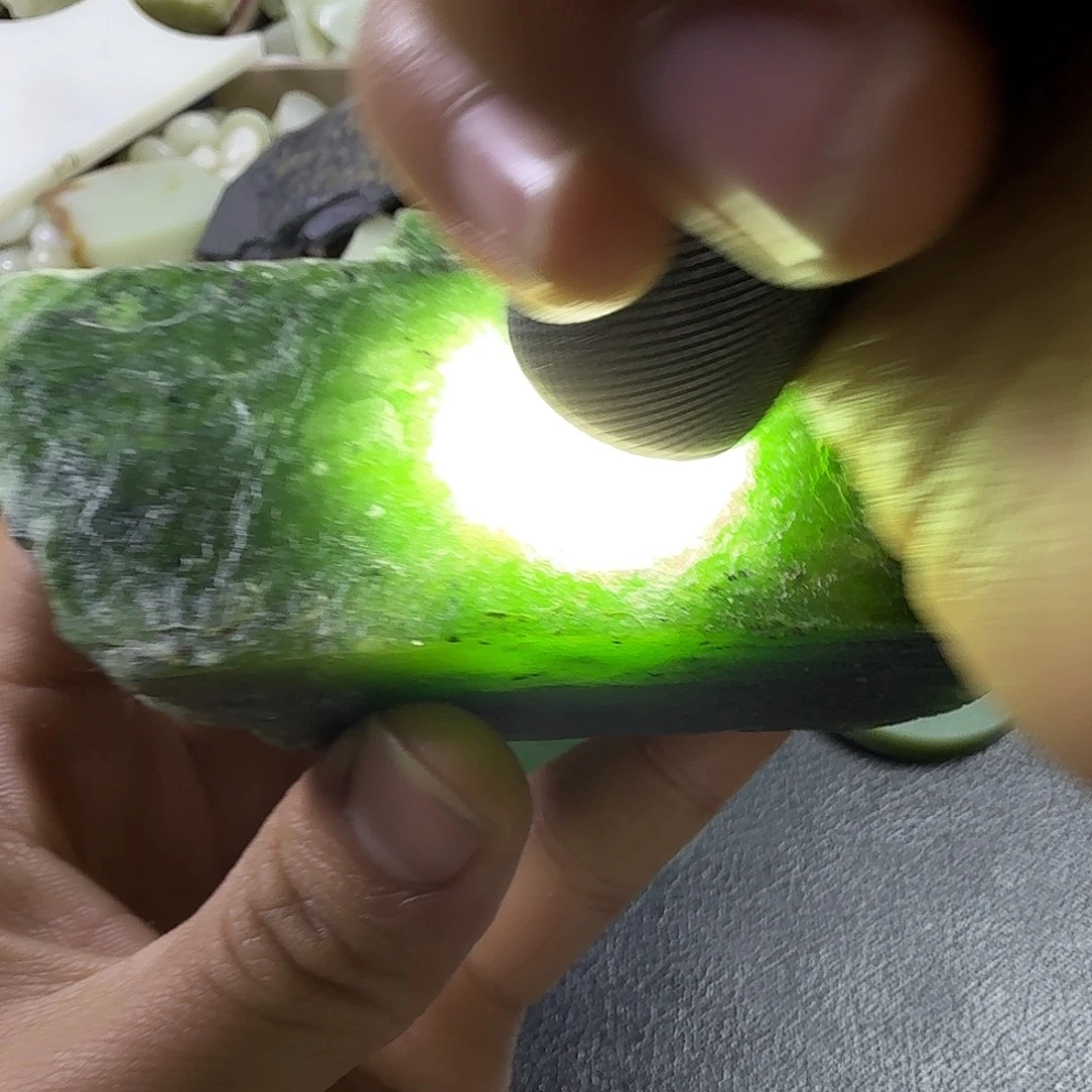 和田玉（糖玉）未镶嵌挂件