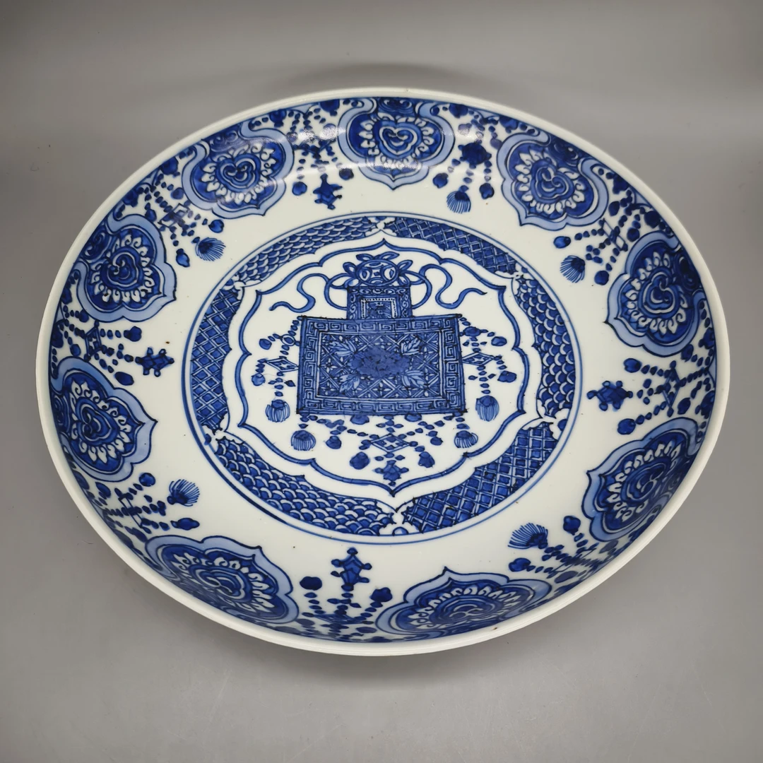 72502099*明万历青花璎珞花卉纹盘/瓷器七/江苏省文物总店