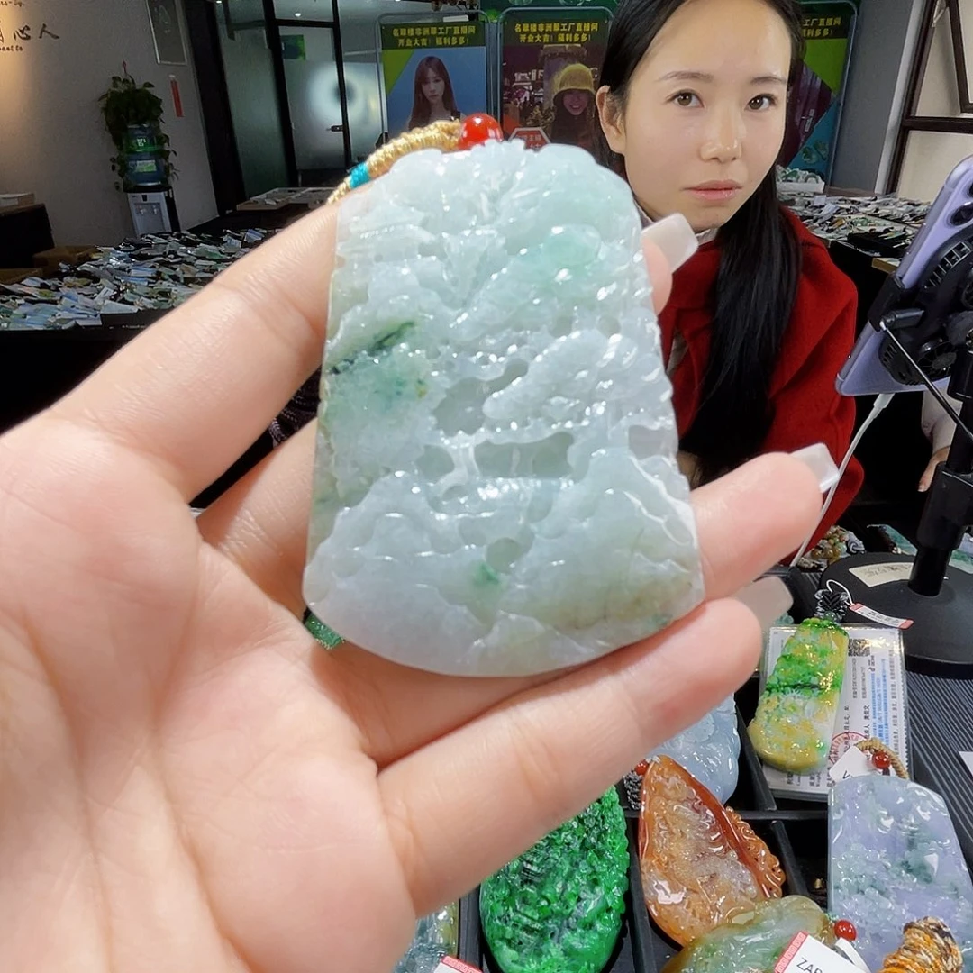 颈饰未镶嵌翡翠一