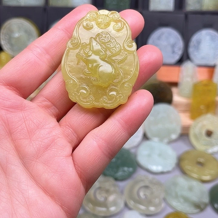 未镶嵌蛇纹石玉颈饰