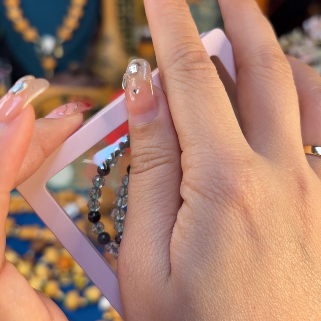 我们的生活也是如此的丰富多彩啊哈哈