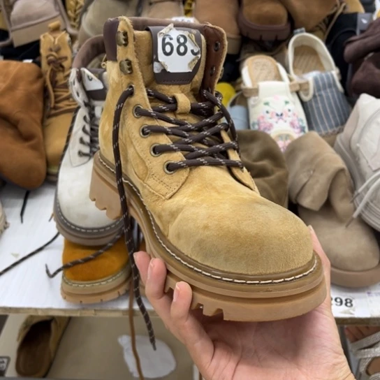 黄色精品单马丁35