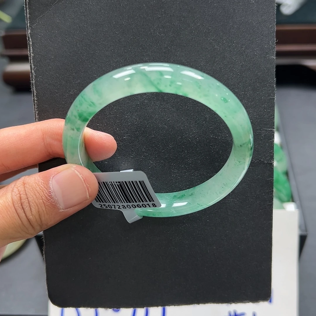 石英质玉（非洲翠）未镶嵌手镯