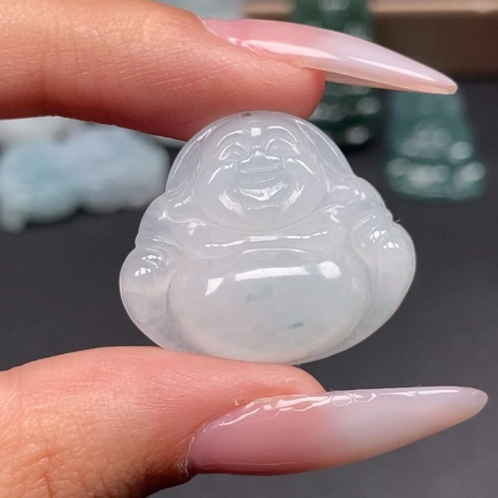 翡翠未镶嵌颈饰大肚佛