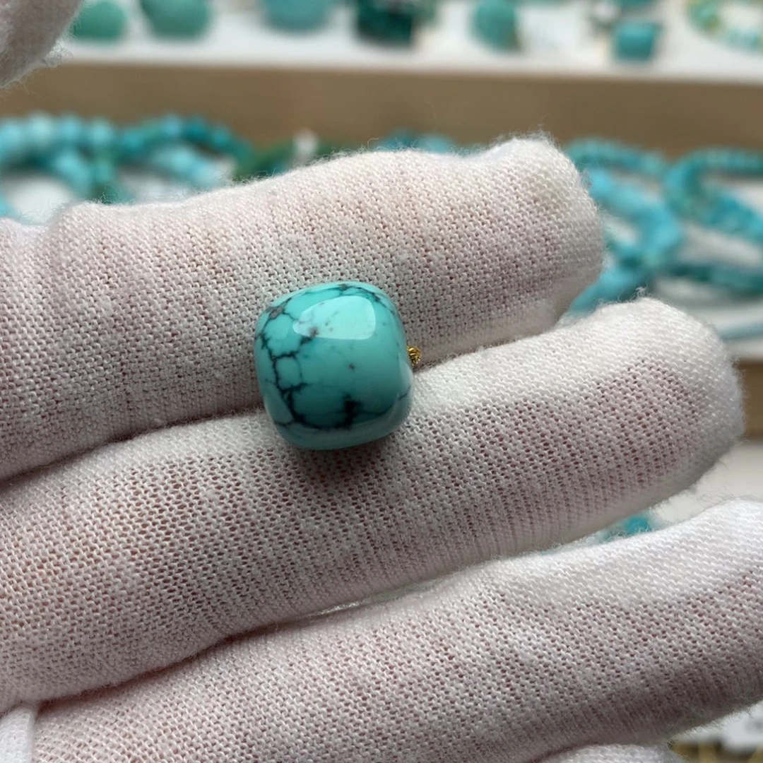 绿松石未镶嵌珠宝奇石12.3*11mm