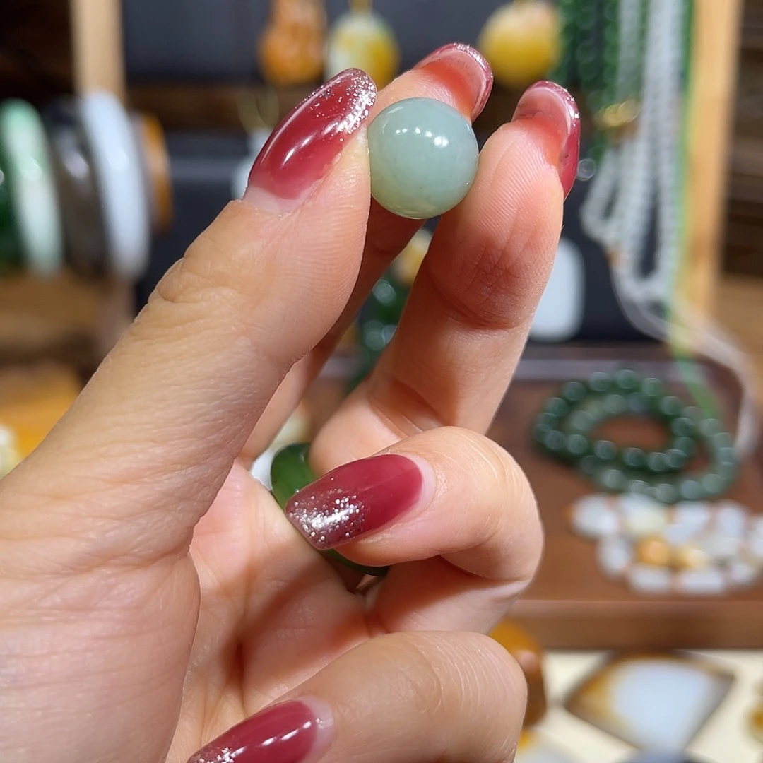 和田玉颈饰未镶嵌清**坐