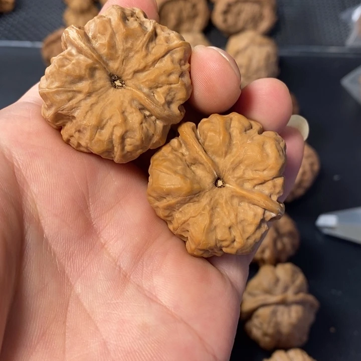 桃核把件47764356788