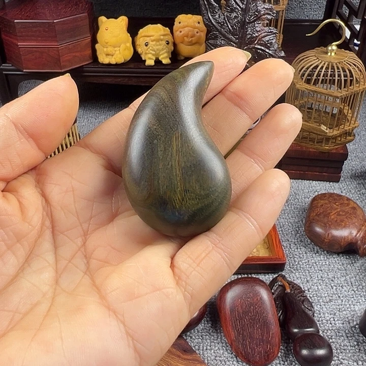 维腊木（绿檀）吊坠