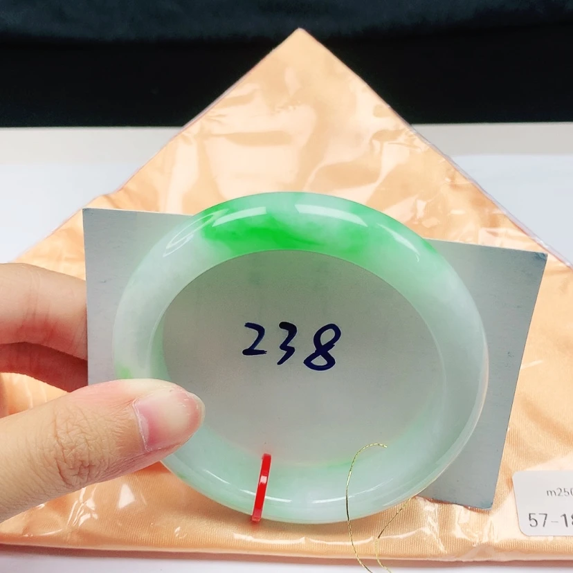【闪购商品】翡翠手镯未镶嵌57圈