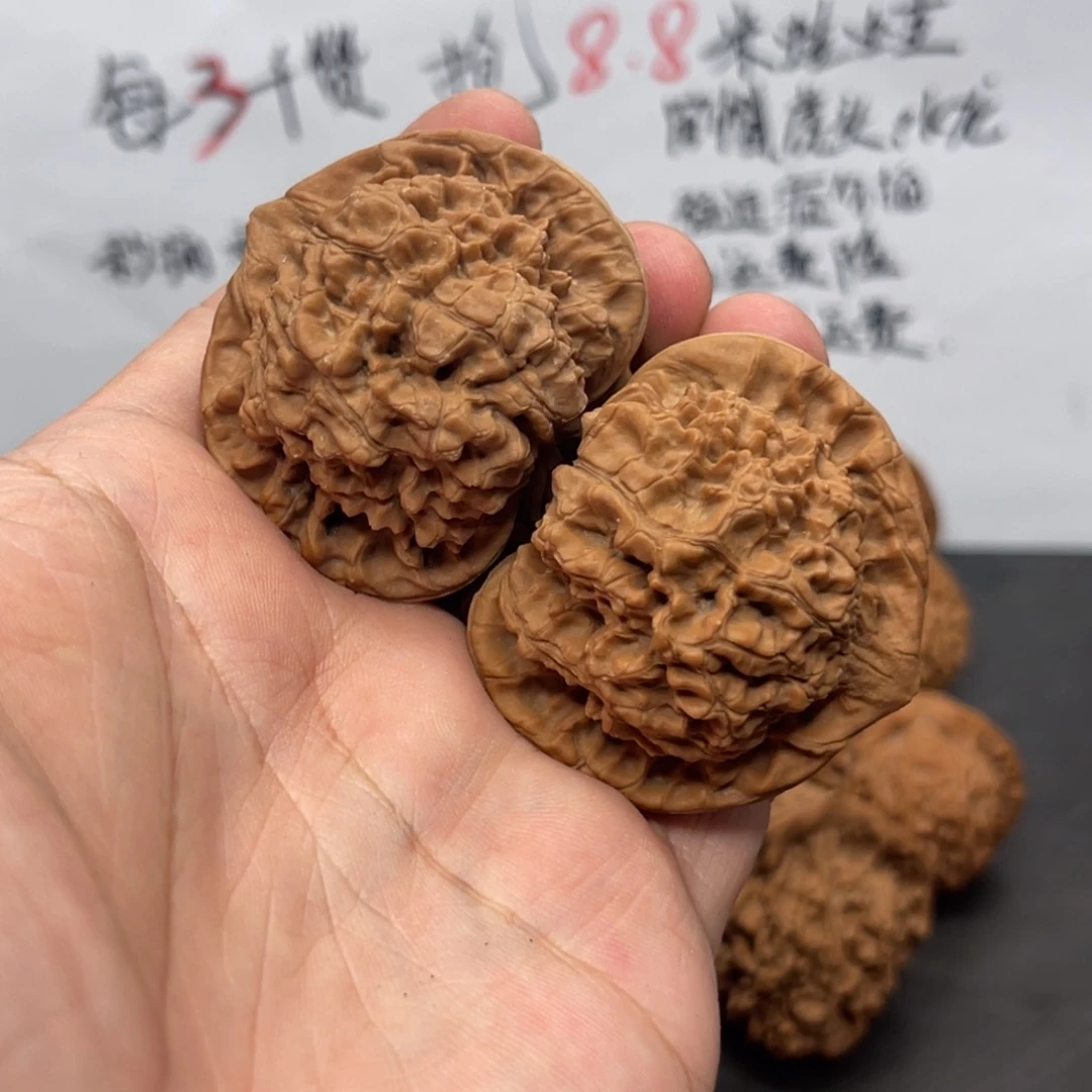 文玩核桃吊坠麒麟纹官帽