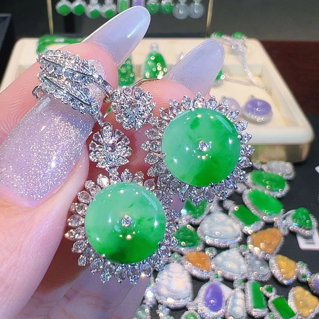 翡翠耳环18K金镶嵌翡翠