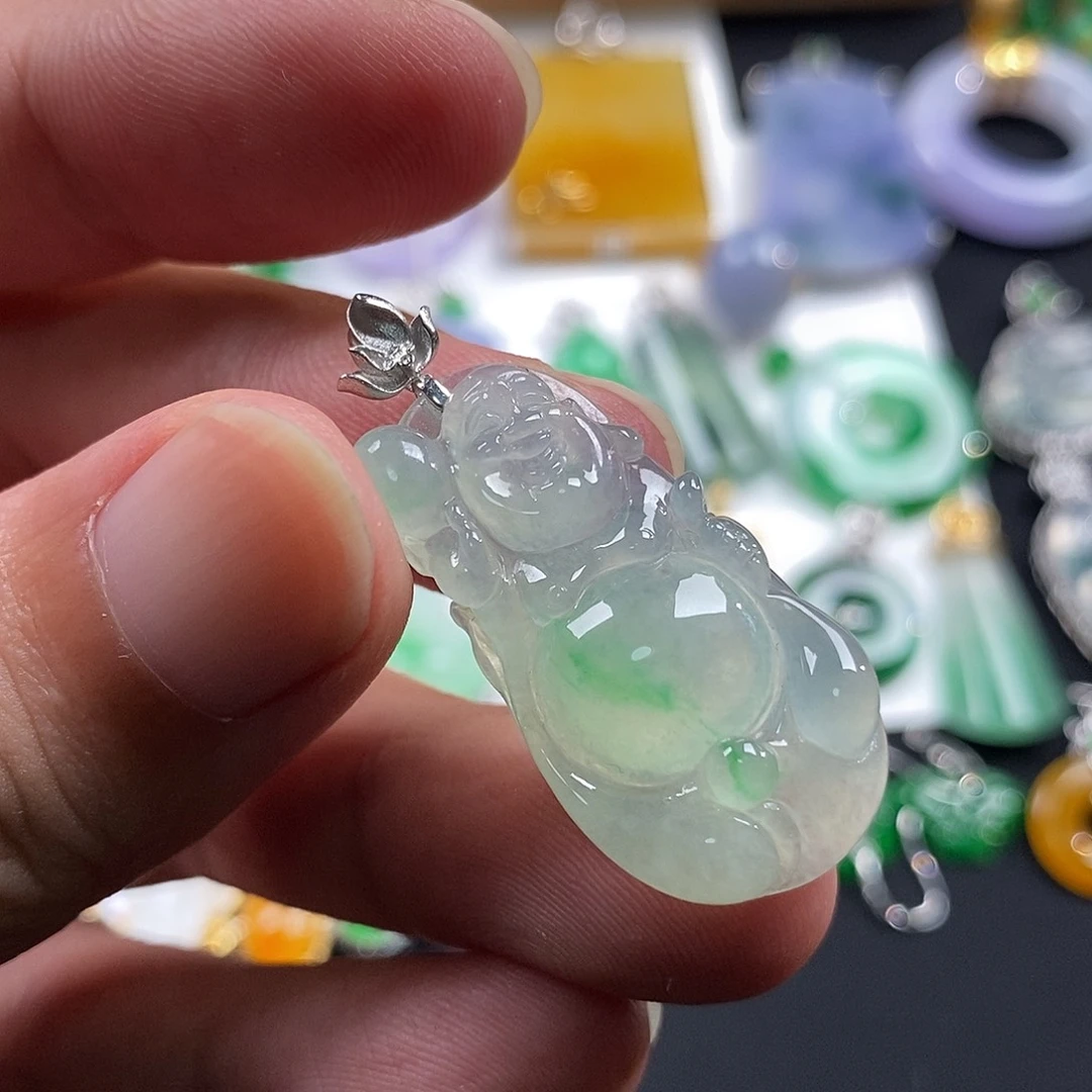 翡翠18K金镶嵌颈饰翡翠