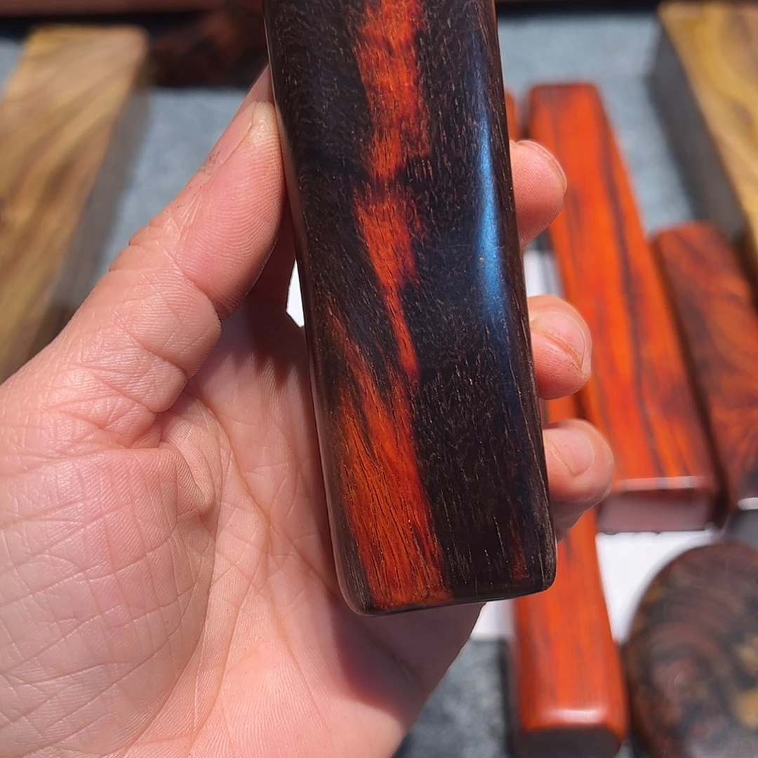 交趾黄檀（大红酸枝）m**s