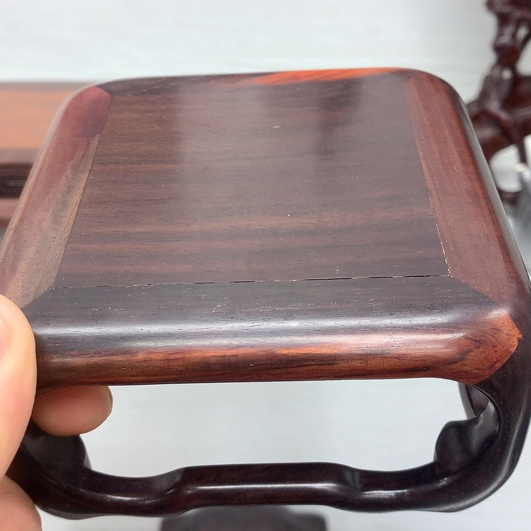 藤类大红酸枝面包底座