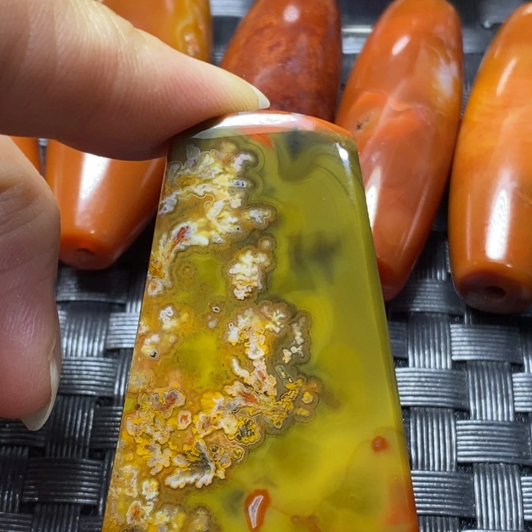 玛瑙/玉髓颈饰未镶嵌上***。