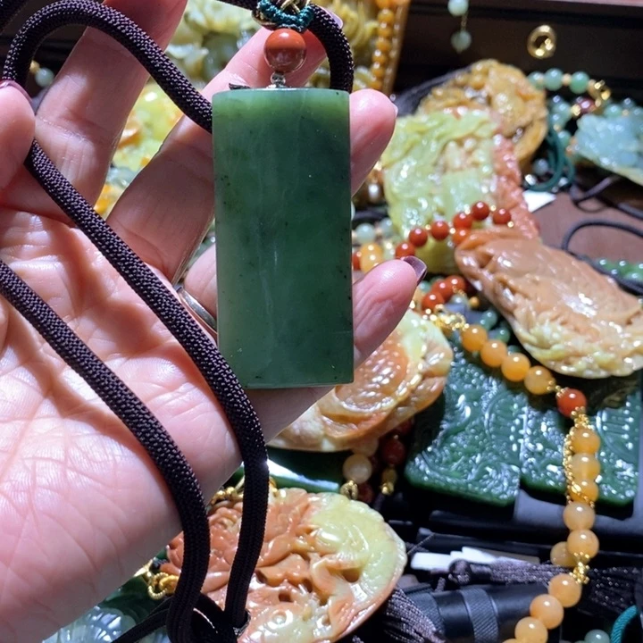 岫玉毛衣链未镶嵌