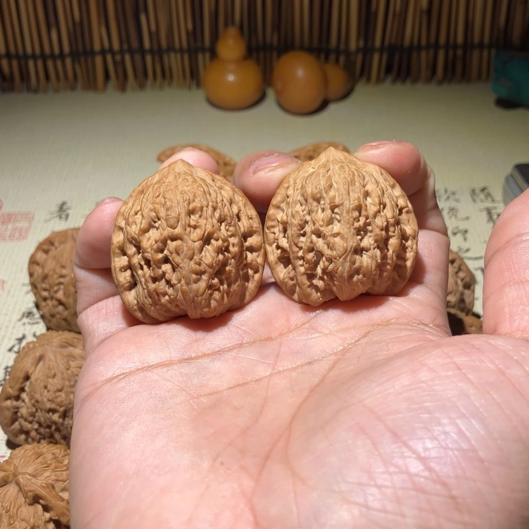 文玩核桃把件转*喽绣球37尺全品