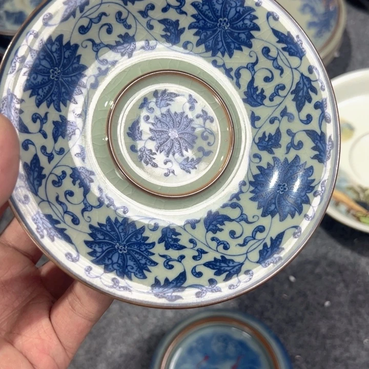 瓷片淘泥青花缠枝莲壶承底托