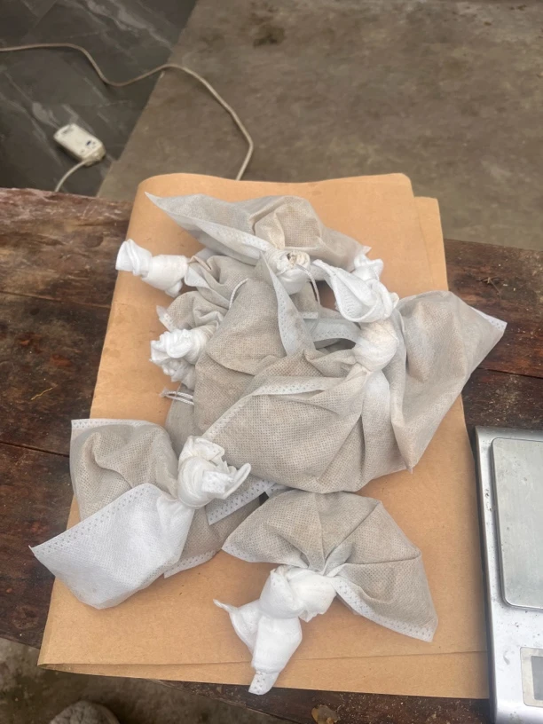 纯植物打粉洗头粉，800克有10袋，无患子皂角侧柏茶枯旱墨莲女贞子