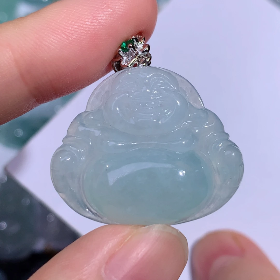 翡翠未镶嵌颈饰佛公