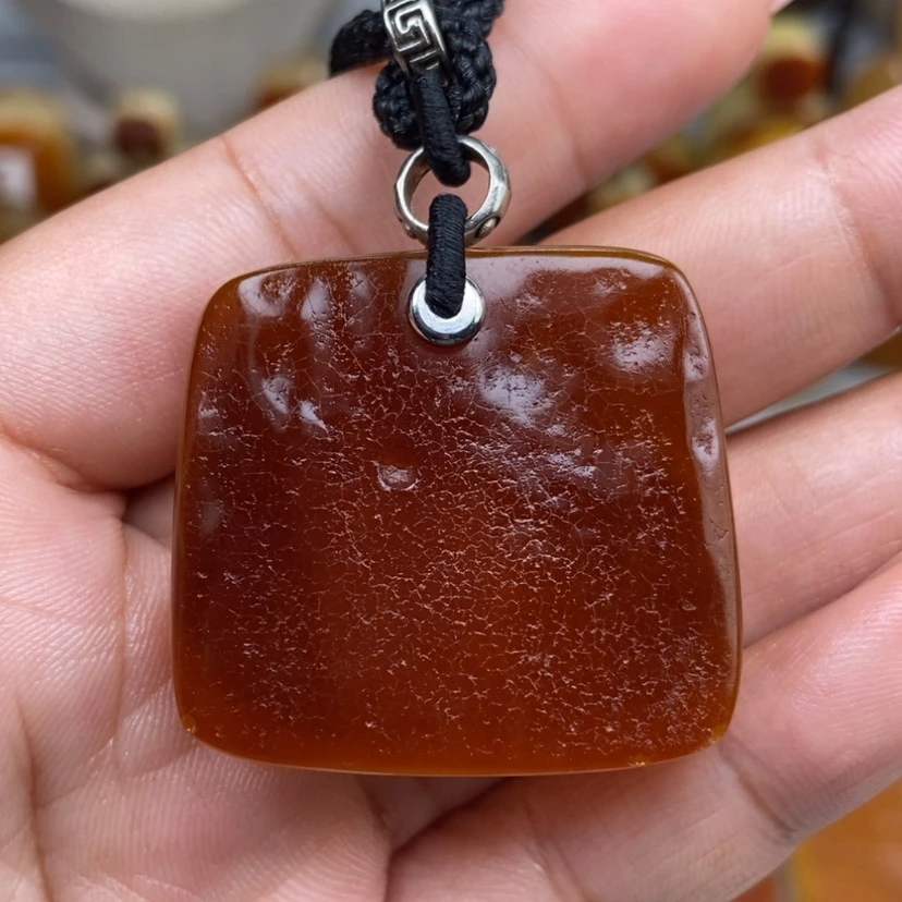 【闪购商品】琥珀颈饰未镶嵌
