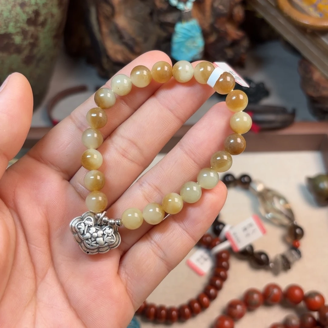 和田玉颈饰未镶嵌亦**?