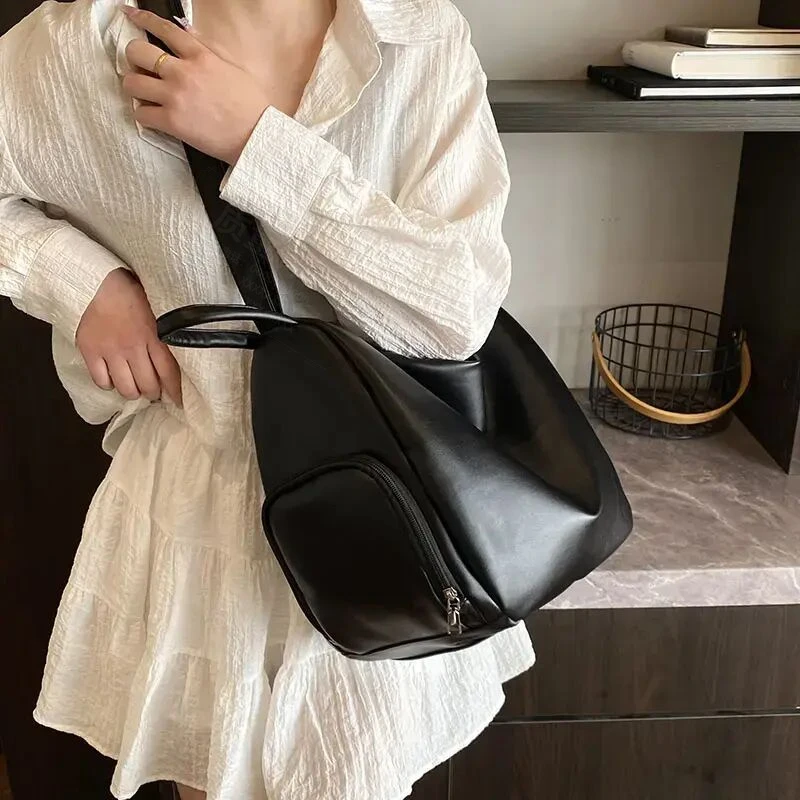 百搭时尚网红新款轻便女包多用简约大容量单肩包斜挎包饺子包包女
