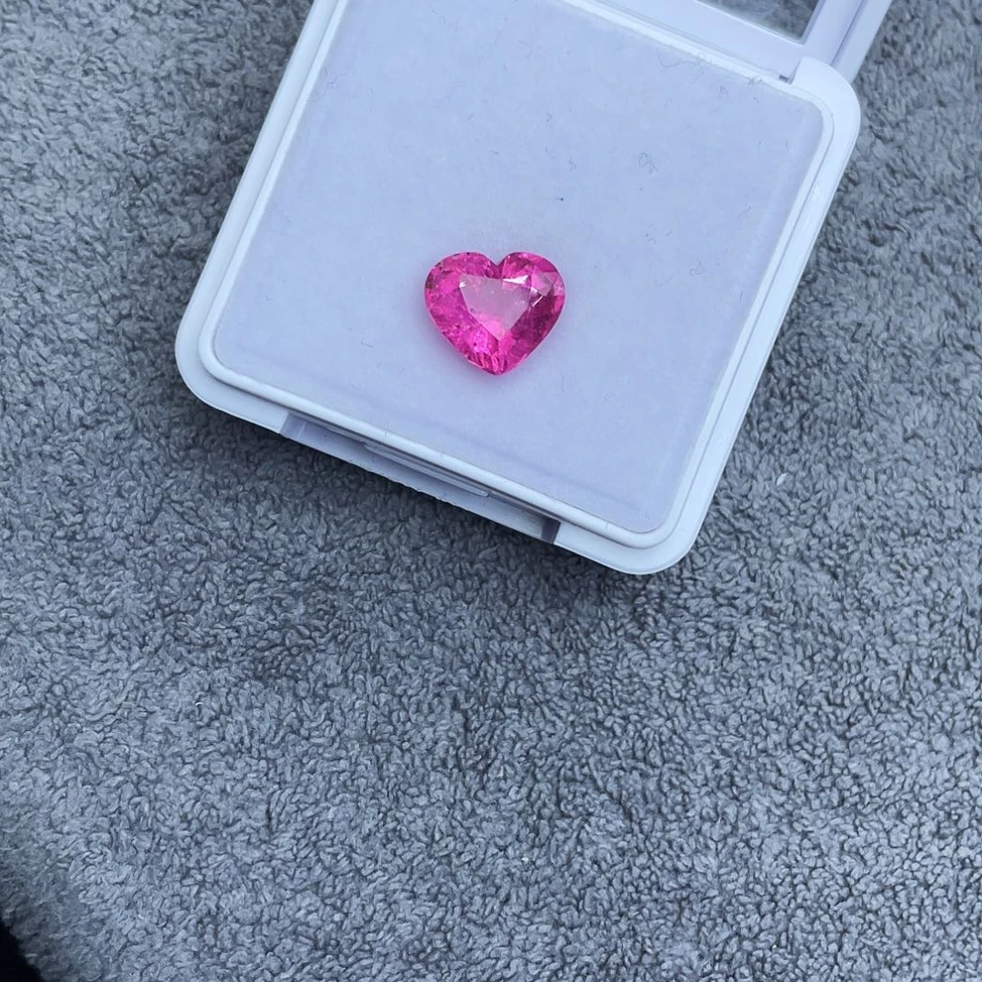 未镶嵌裸石碧玺3Ct卢比来