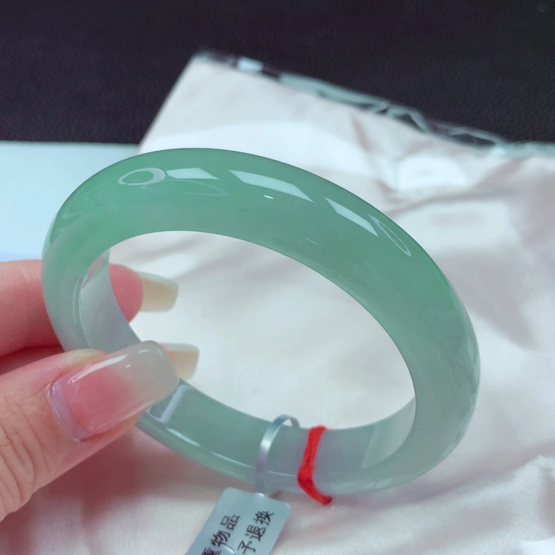 未镶嵌手镯翡翠手镯