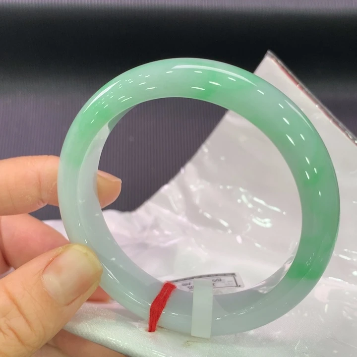 翡翠未镶嵌手镯正圈57-58