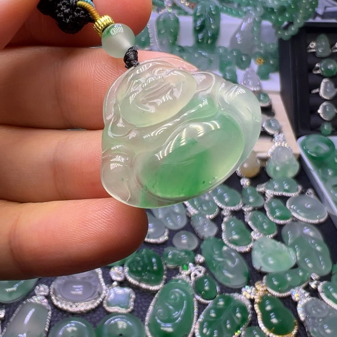 石英质玉（非洲翠）未镶嵌颈饰