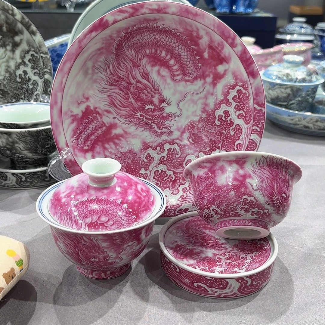 瓷片景德镇瓷器精品陈列