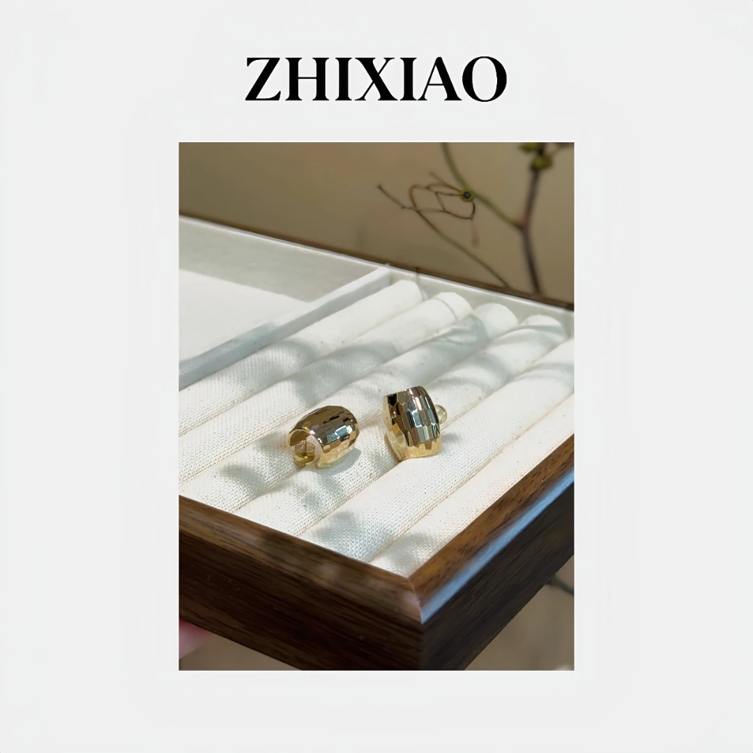 铜合金耳饰 ZHIXIAO】秋冬新款：水桶卷边棱面耳饰K021