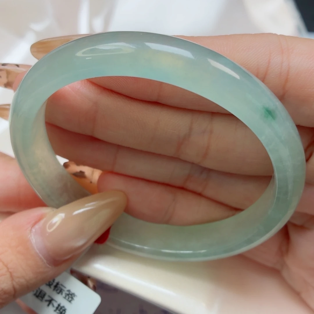 未镶嵌手镯（贵妃镯）翡翠29